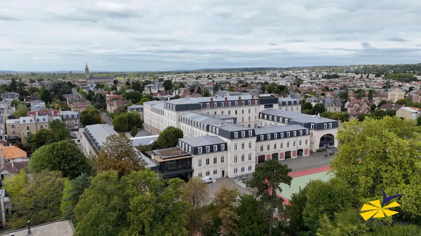 Vue aérienne du collège-lycée Saint-Jean Hulst